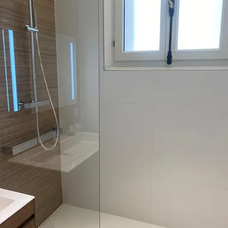 2br Bassano Champs Elysees
